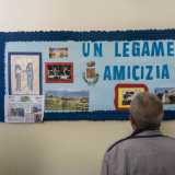 ...un cartellone colorato del 2007...
